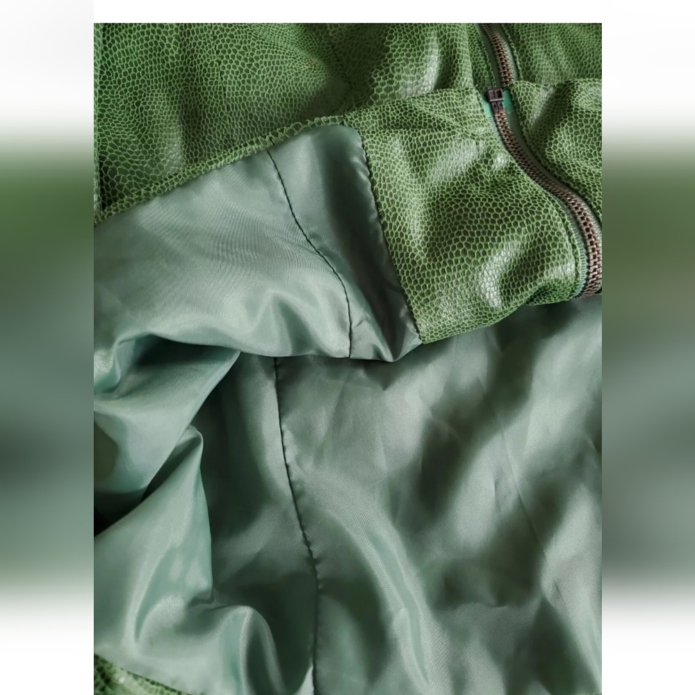 JM Collection Jacket Womens SZ 12 (Large) Green Faux Snakeskin Lightweight Zip - Picture 11 of 11